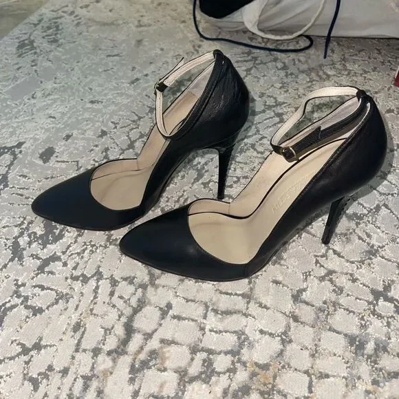 ✨BOGO FREE ✨Max Martin Heels